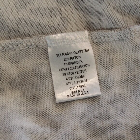 Oddy Short Sleeve Animal Print Top Size Small - Picture 8 of 8